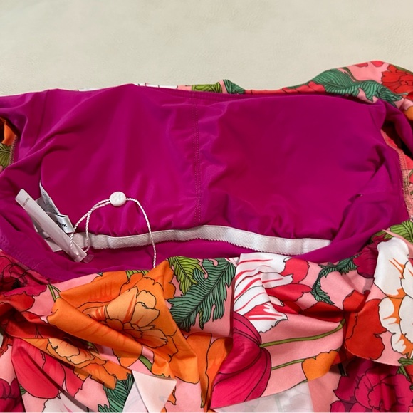 NWT TRINA TURK SUNNY BLOOM OFF THE SHOULDER BANDEAU ONE PIECE - Picture 10 of 13